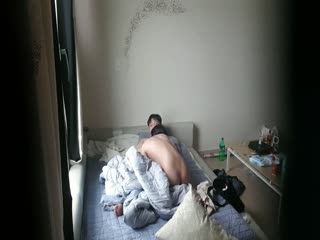 食品厂高清4K（沟厕）（红内裤少妇）一箭三雕 三个B同时拉屎何其壮观