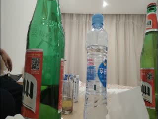 g很久没播回归4P首秀 还是原来的味道 KTV唱歌喝酒 回到房间开操 交换一人一个后入猛顶