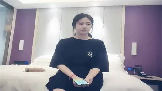 探花实录 清纯文静马尾学妹深喉特写性感娇喘 硬到忍不住按墙后入疯狂输出